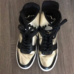 Zumba Fitness Gold and Black Athletic Shoes